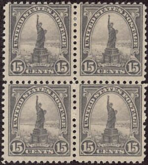 USA 1922 Mint Lightly Hinged Block SC 566 Statue of Liberty (1875), Liberty Island, New York City Grey 15 Cent 1922