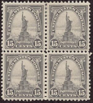 USA 1922 Mint Lightly Hinged Block SC 566 Statue of Liberty (1875), Liberty Island, New York City Grey 15 Cent 1922